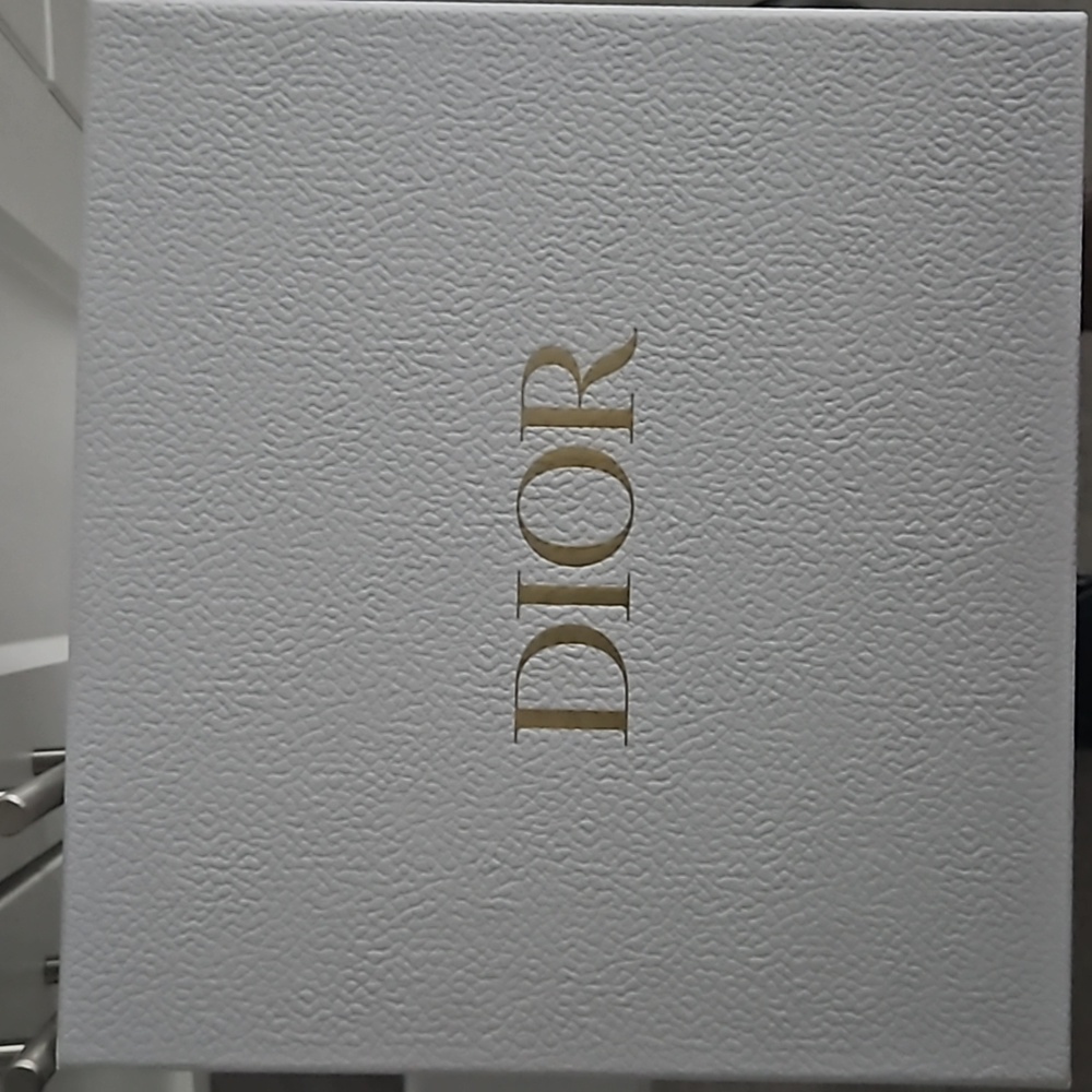 Dior medium gift box